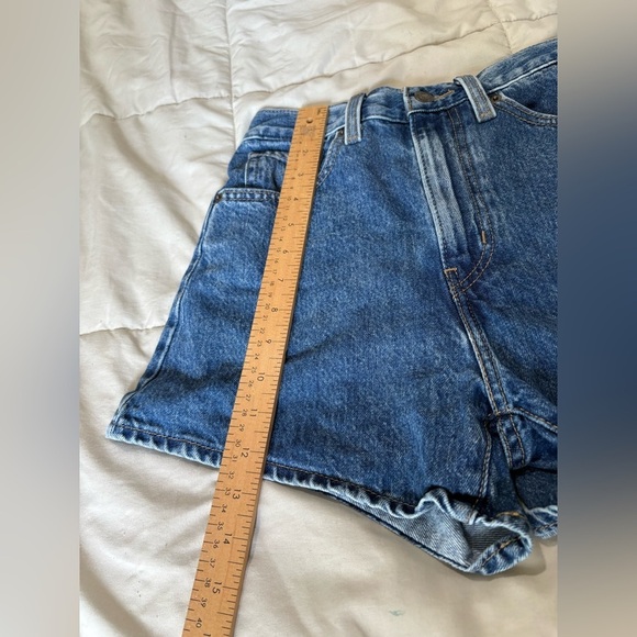 Levi’s high waisted mom shorts size 24 medium wash - Picture 10 of 12
